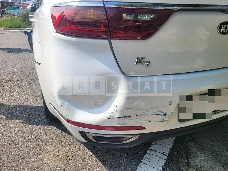 Photo 2 of 9: 2017 Kia K7 — Korean insurance auction