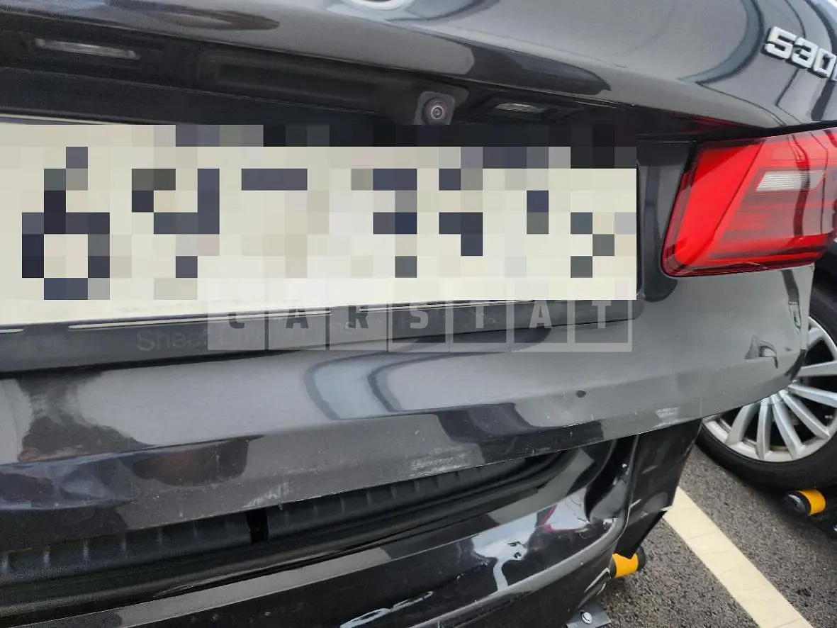 Photo 2 of 20: 2020 BMW 530i xDrive M Sport, VIN WBAJR9107LWW71029 — Korean insurance auction