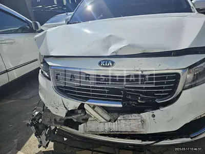 Photo 1 of 7: 2015 Kia Carnivals — Korean insurance auction