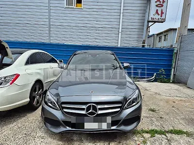 Photo 1 of 24: 2017 Mercedes-Benz C200 — Korean insurance auction