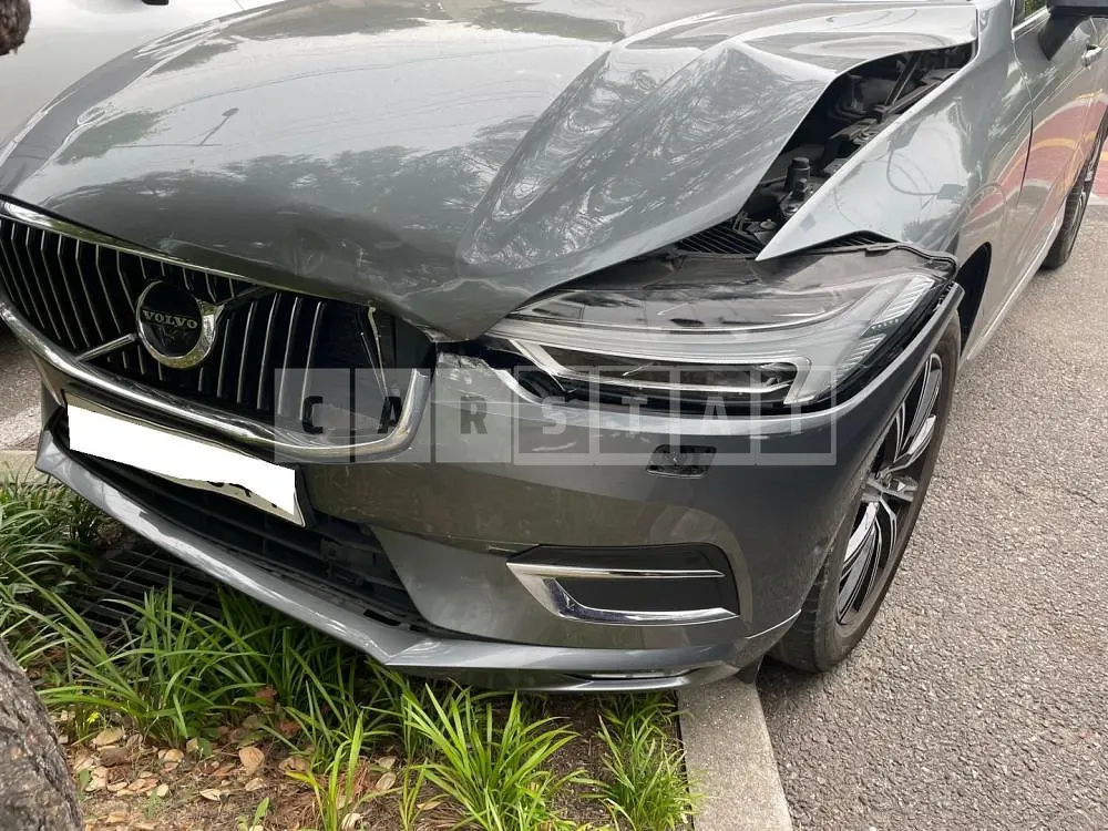 Photo 2 of 9: 2018 Volvo XC60 D4 AWD, VIN YV1UZA8ACJ1034333 — Korean insurance auction