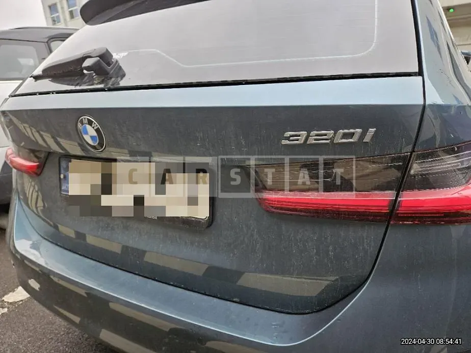 Photo 2 of 19: 2021 BMW 320i Touring — Korean insurance auction