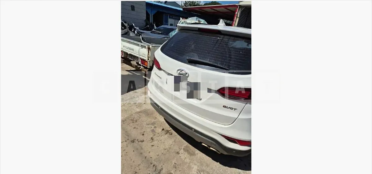 Photo 2 of 21: 2016 Hyundai Santa Fe DM — Korean insurance auction