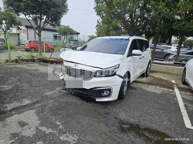 Photo 2 of 26: 2014 Kia Carnival — Korean insurance auction