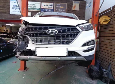 Photo 1 of 10: 2018 Hyundai Tucson, VIN KMHJ3815GJU545688 — Korean insurance auction