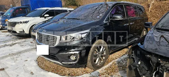 Photo 2 of 27: 2015 Kia Carnival, VIN KNAMC81ABFS075112 — Korean insurance auction