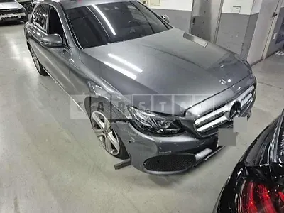 Photo 1 of 28: 2018 Mercedes-Benz E220 d — Korean insurance auction