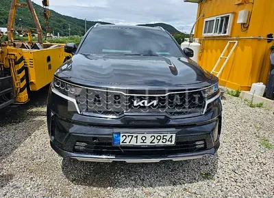 Photo 1 of 35: 2023 Kia Sorento, VIN KNARM81BHPA194911 — Korean insurance auction