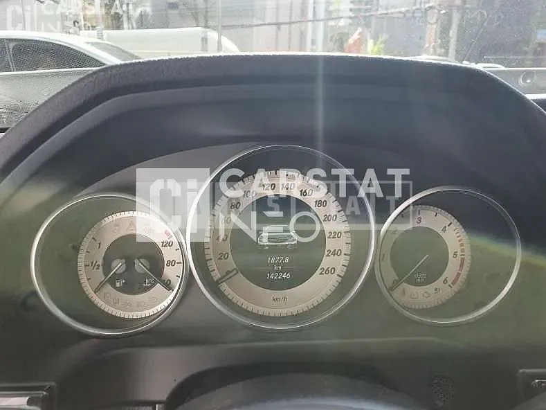 Photo 2 of 11: 2015 Mercedes-Benz E220 BlueTec, VIN WDDHF0AB6GB277693 — Korean insurance auction
