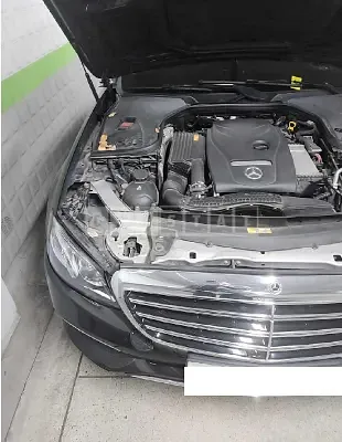 Photo 2 of 33: 2019 Mercedes-Benz E 300 4Matic, VIN WDDZF4KBXKA660772 — Korean insurance auction