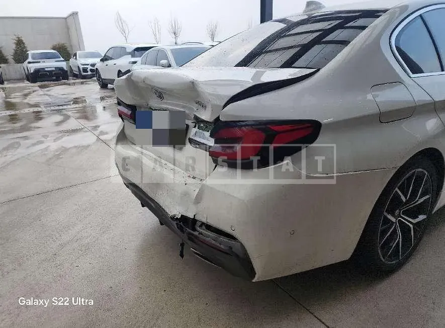 Photo 2 of 23: 2021 BMW 530i — Korean insurance auction