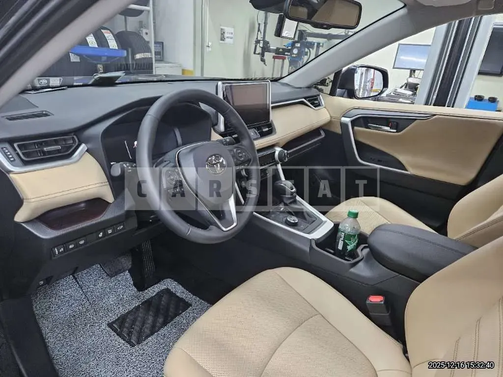 Photo 2 of 19: 2025 Toyota Lave 4 Hybrid AWD — Korean insurance auction