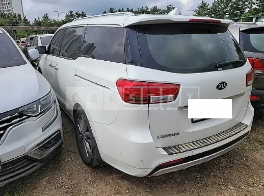 Photo 2 of 9: 2018 Kia Carnival, VIN KNAMC81ABJS411166 — Korean insurance auction