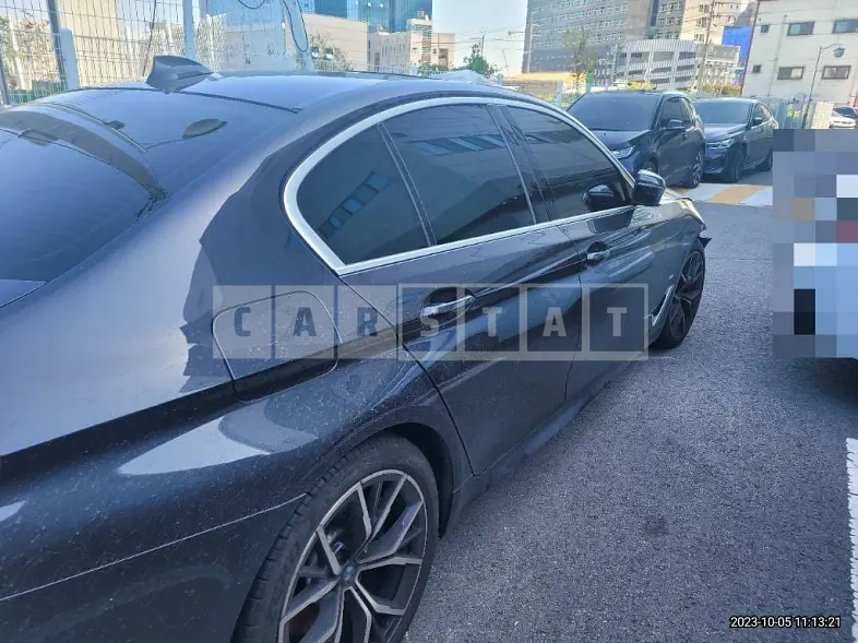 Photo 2 of 14: 2020 BMW 530i xDrive — Korean insurance auction