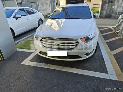 Photo 1 of 44: 2016 Ford Taurus, VIN 1FAHP2F98GG143902 — Korean insurance auction