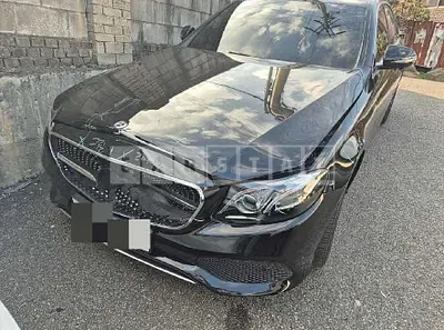 Photo 1 of 48: 2020 Mercedes-Benz E 300 — Korean insurance auction