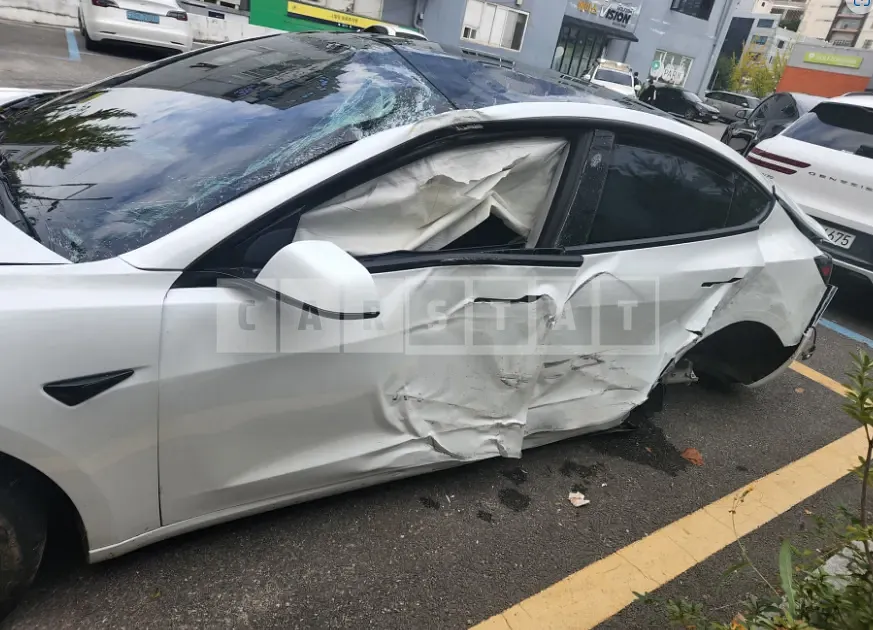 Photo 2 of 6: 2022 Tesla Model 3 Long Range — Korean insurance auction