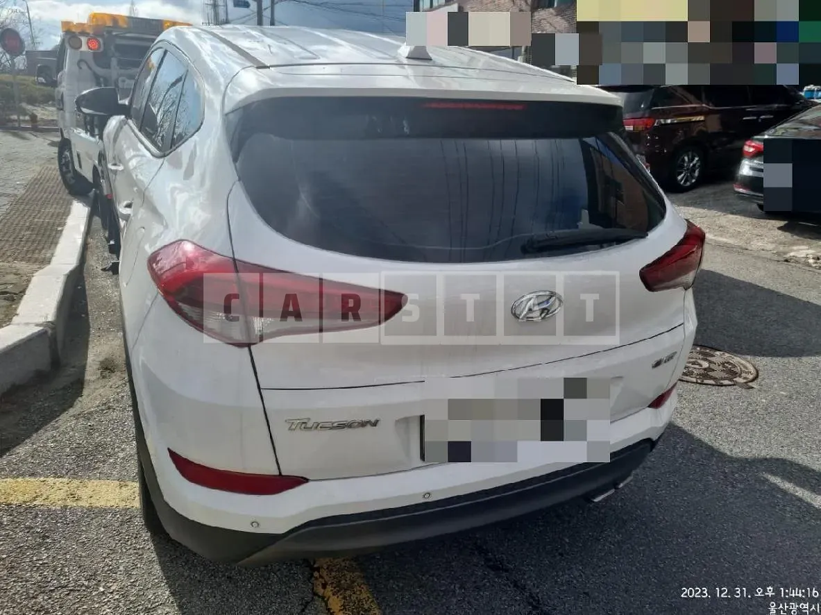 Photo 2 of 5: 2015 Hyundai Tucson TL, VIN KMHJ381ABGU019199 — Korean insurance auction
