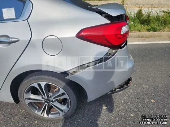 Photo 2 of 10: 2015 Kia K5 — Korean insurance auction