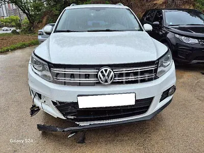 Photo 1 of 18: 2015 Volkswagen Tiguan 2.0 TDI Blue Motion, VIN WVGZZZ5NZFW560168 — Korean insurance auction