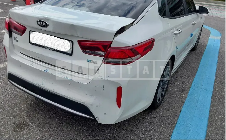 Photo 2 of 9: 2019 Kia K5, VIN KNAGW41EBKA036673 — Korean insurance auction