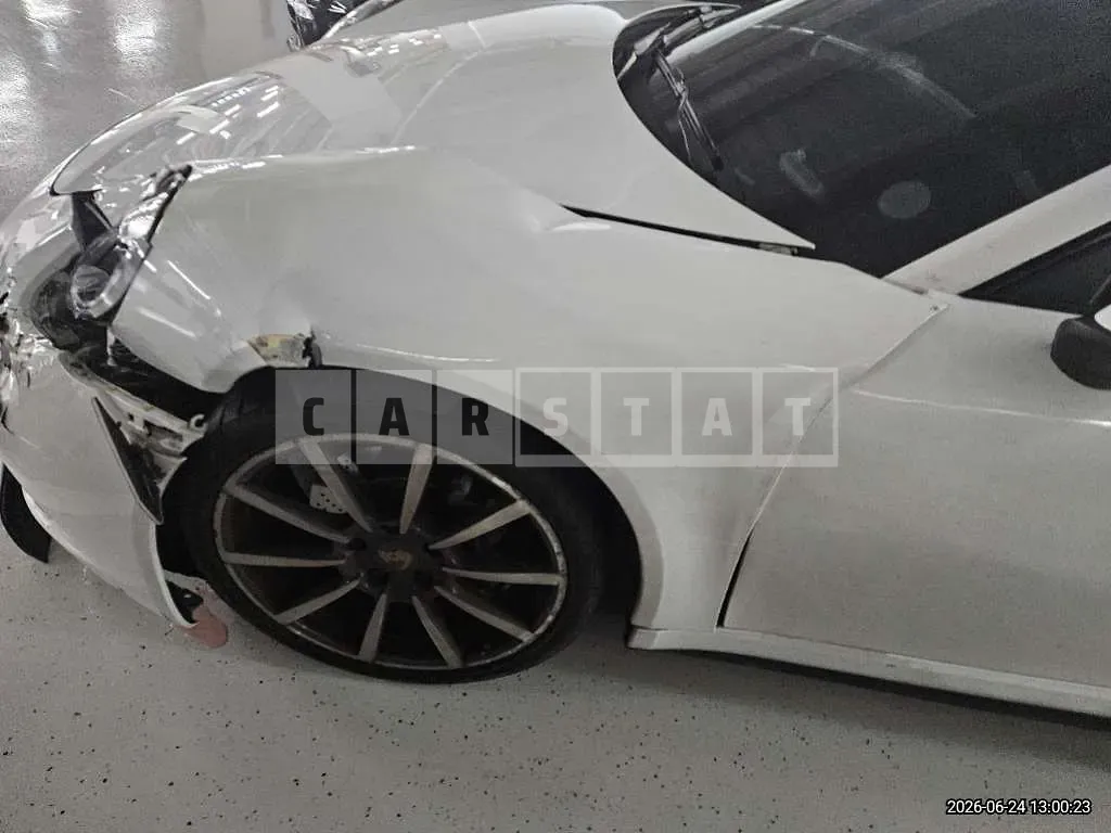 Photo 2 of 18: 2017 Porsche 911 Carrera 4 — Korean insurance auction
