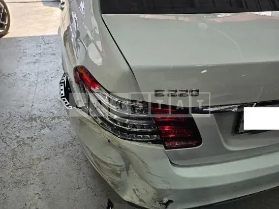 Photo 2 of 6: 2016 Mercedes-Benz E220 BlueTec — Korean insurance auction