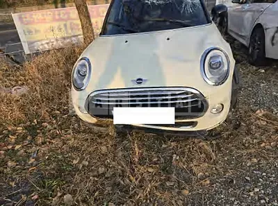 Photo 1 of 9: 2016 MINI Cooper Five-Door — Korean insurance auction