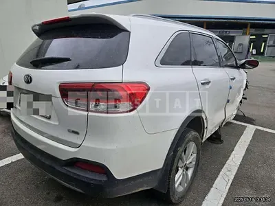 Photo 1 of 15: 2016 Kia Sorento — Korean insurance auction