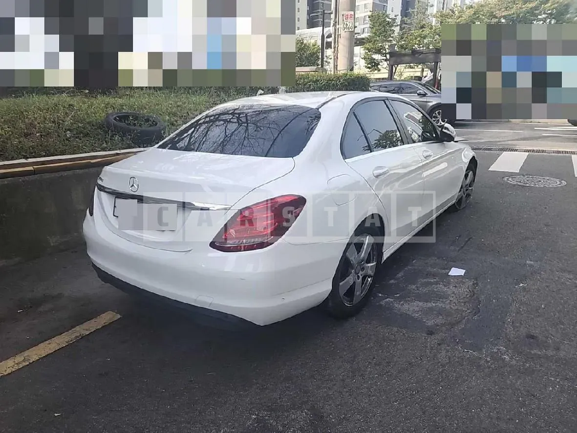 Photo 2 of 36: 2015 Mercedes-Benz C200 d, VIN WDDWF3HB9GF220413 — Korean insurance auction