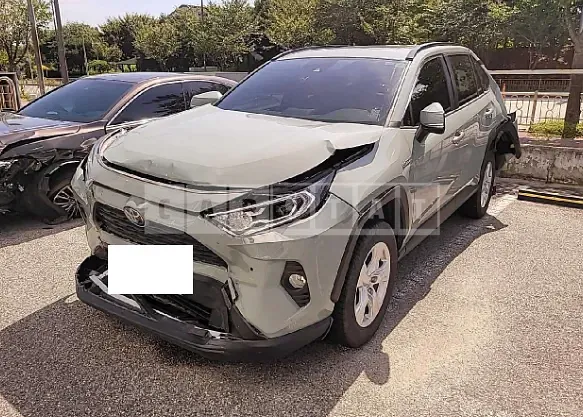 Photo 2 of 17: 2019 Toyota RAV4 Hybrid, VIN JTMW2RFV7KD022648 — Korean insurance auction