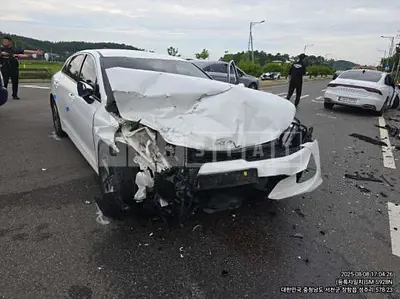 Photo 1 of 13: 2023 Kia K5 — Korean insurance auction