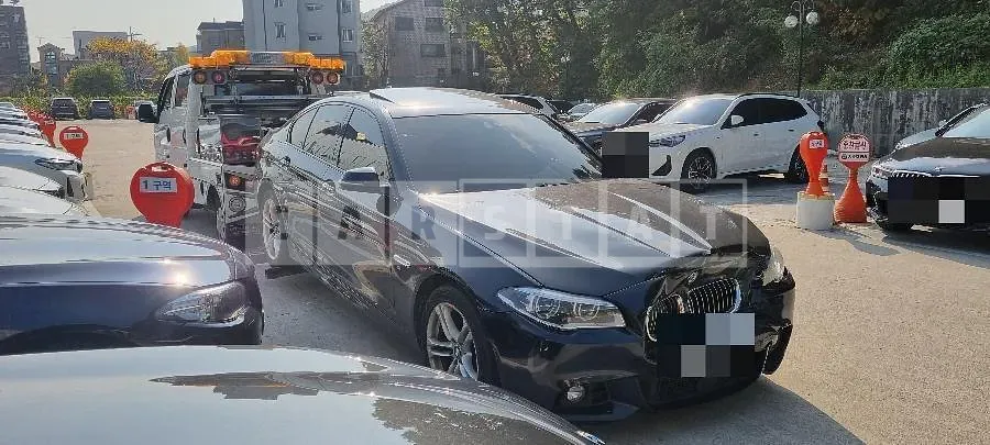 Photo 2 of 3: 2016 BMW 520d, VIN WBA5E5104GG204611 — Korean insurance auction