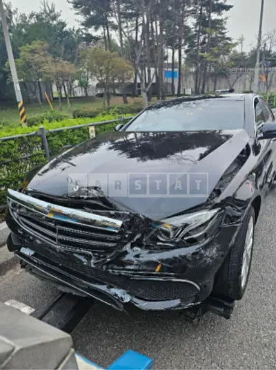 Photo 1 of 26: 2018 Mercedes-Benz E220 d 4Matic — Korean insurance auction