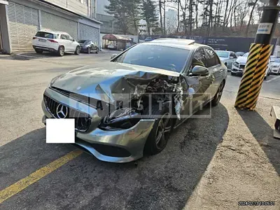Photo 1 of 33: 2017 Mercedes-Benz E220d 4Matic, VIN WDDZF0FB2HA186862 — Korean insurance auction