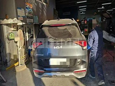 Photo 1 of 81: 2023 Kia Sportage Hybrid, VIN KNAPW81GBRK104213 — Korean insurance auction