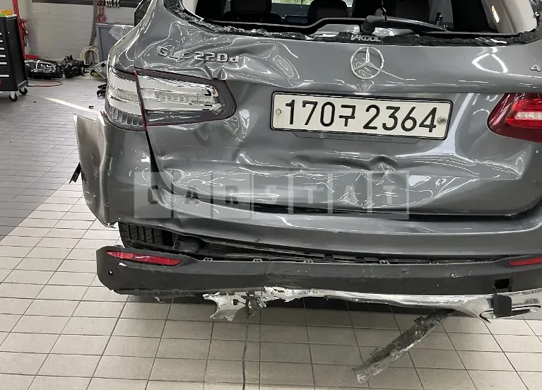 Photo 2 of 50: 2017 Mercedes-Benz GLC220d 4Matic, VIN WDC0G0FB8HF145746 — Korean insurance auction