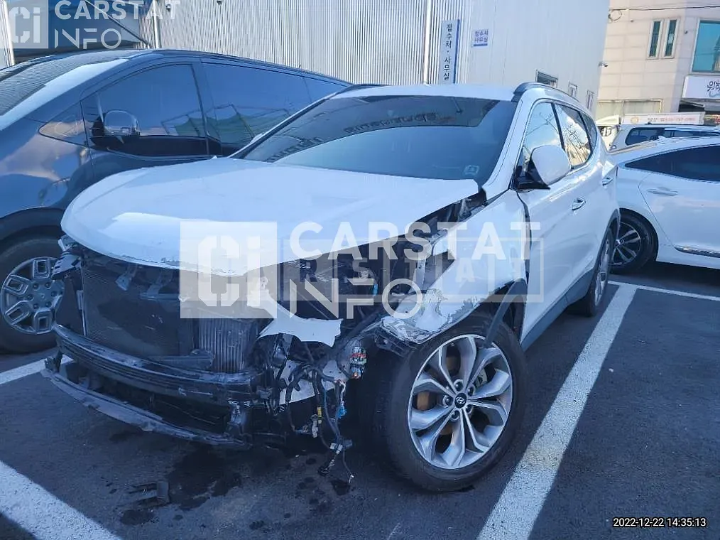 Photo 2 of 16: 2015 Hyundai Santa Fe, VIN KMHSW81UBFU458847 — Korean insurance auction