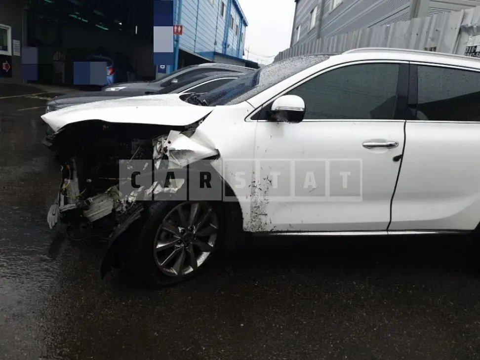 Photo 2 of 8: 2016 Kia Sorento 2.0 (4WD), VIN KNAPK81ADHA281561 — Korean insurance auction