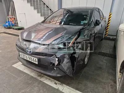 Photo 1 of 16: 2019 Toyota Prius — Korean insurance auction