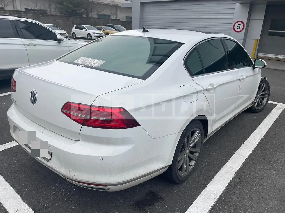 Photo 2 of 17: 2018 Volkswagen Passat GT 2.0 TDI — Korean insurance auction