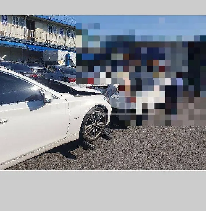 Photo 2 of 16: 2015 Infiniti Q50 2.2d, VIN JNKDV71E5FM531412 — Korean insurance auction