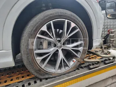 Photo 1 of 3: 2021 Audi (parts) Q8 50 TDI quattro Wheels — Korean insurance auction