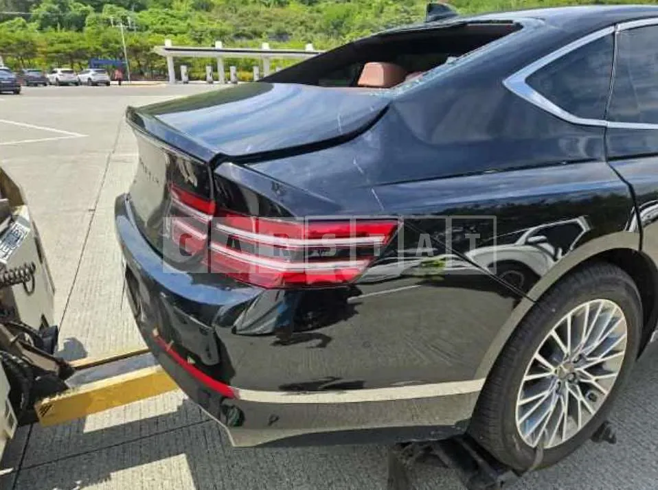 Photo 2 of 8: 2023 Genesis G80 — Korean insurance auction