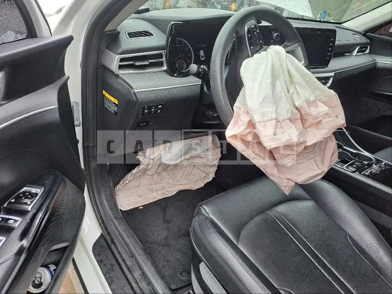 Photo 2 of 42: 2020 Kia K5, VIN KNAG141ABLA032493 — Korean insurance auction