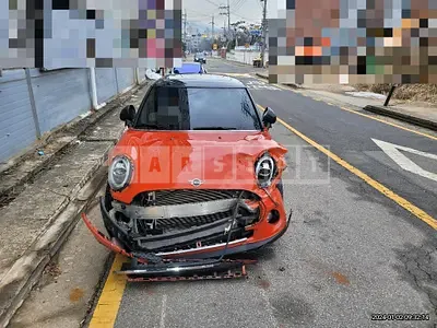 Photo 1 of 17: 2018 MINI Cooper, VIN WMWXP5105K2H39667 — Korean insurance auction