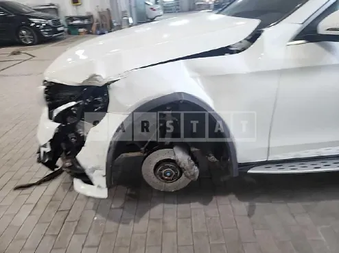 Photo 2 of 45: 2019 Mercedes-Benz GLC300 4Matic, VIN WDC0G4KB8KF671833 — Korean insurance auction