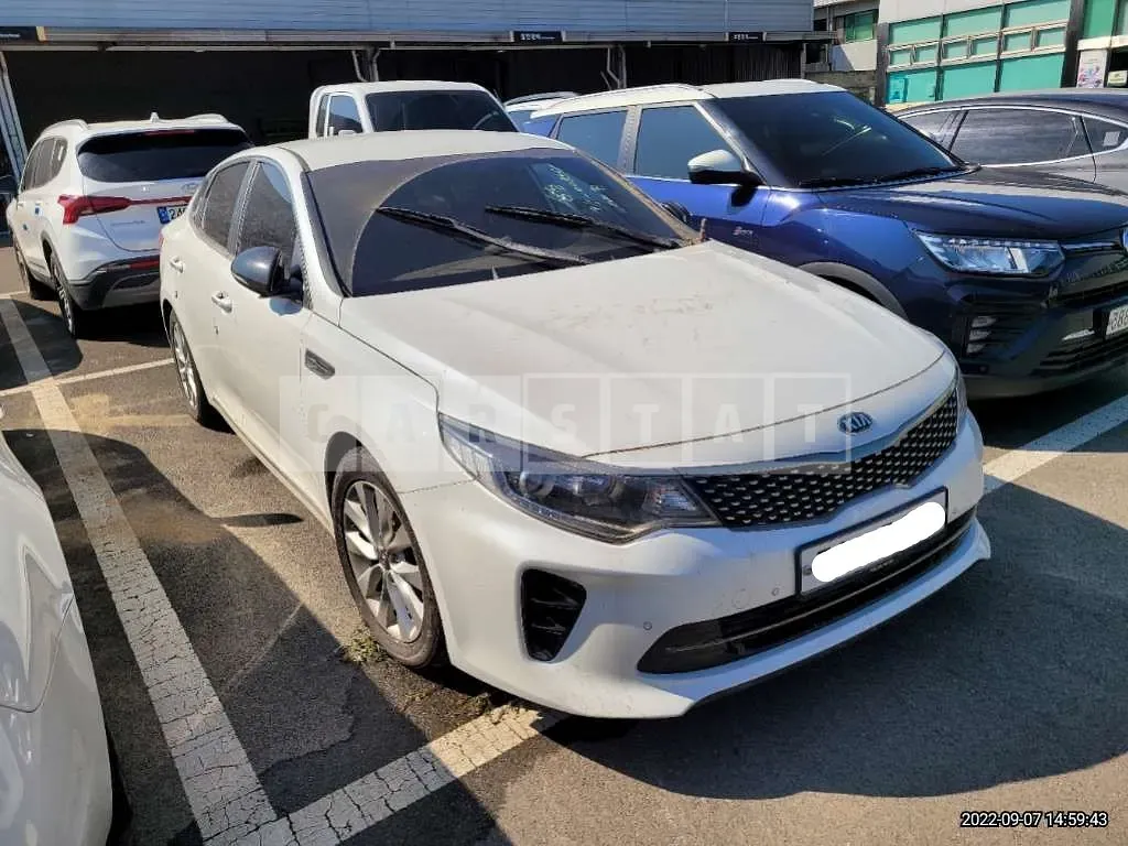 Photo 2 of 16: 2018 Kia K5, VIN KNAGT411BJA179989 — Korean insurance auction