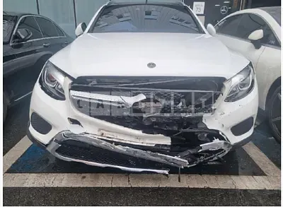 Photo 1 of 43: 2017 Mercedes-Benz GLC220d 4Matic — Korean insurance auction