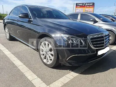 Photo 1 of 44: 2018 Mercedes-Benz E300 4Matic, VIN WDDZF4KB5JA318435 — Korean insurance auction